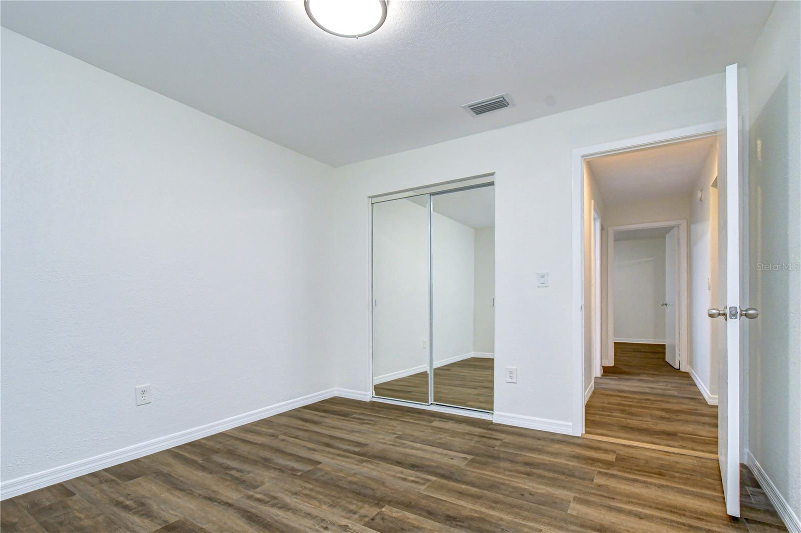 16122 OAKMANOR DR — photo 26