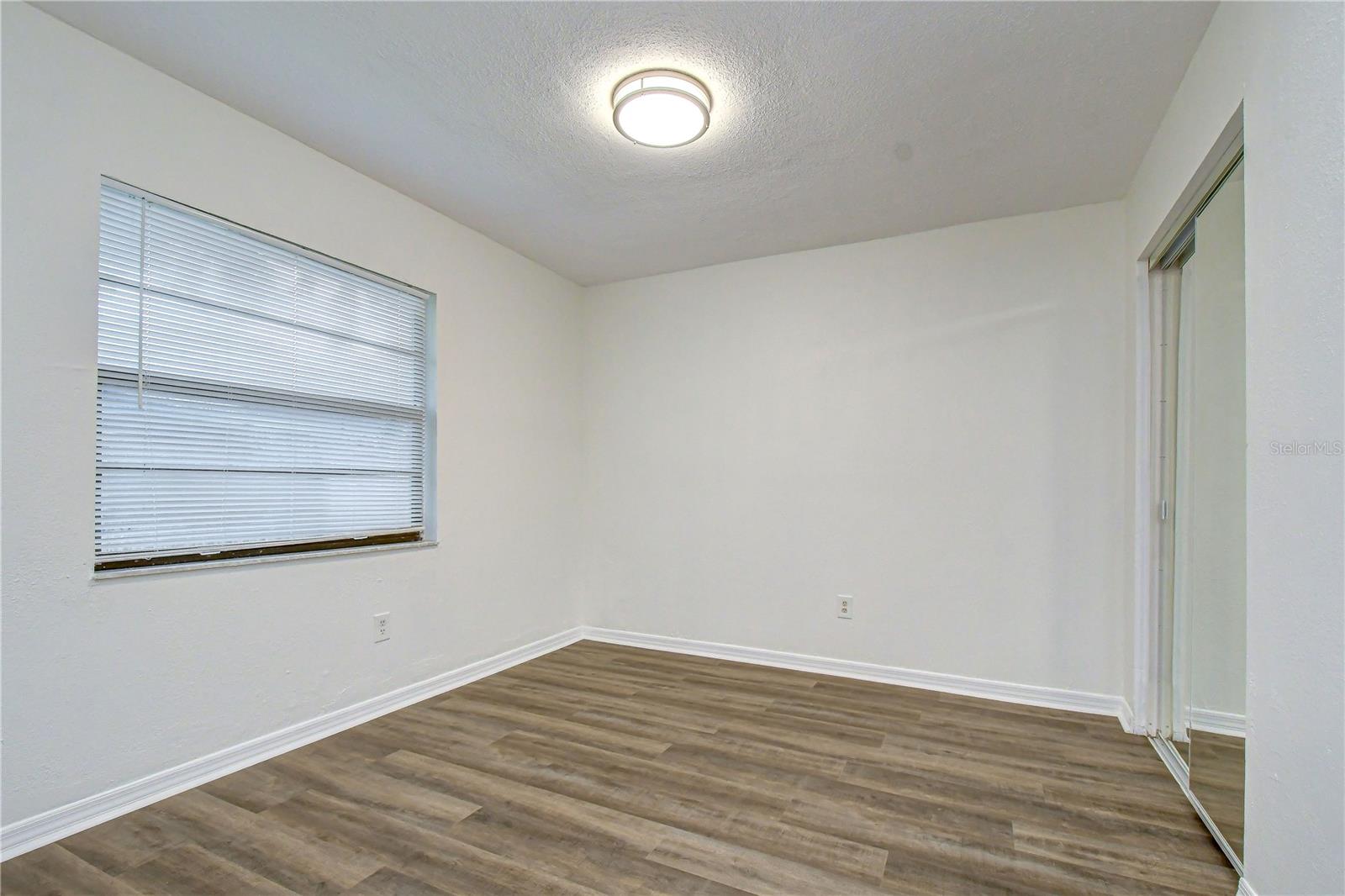 16122 OAKMANOR DR — photo 28