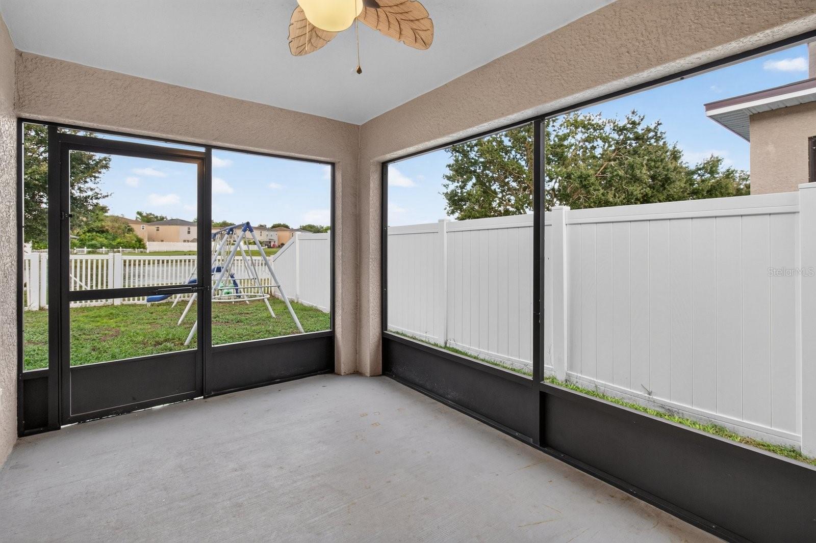 7961 CARRIAGE POINTE DR — photo 35