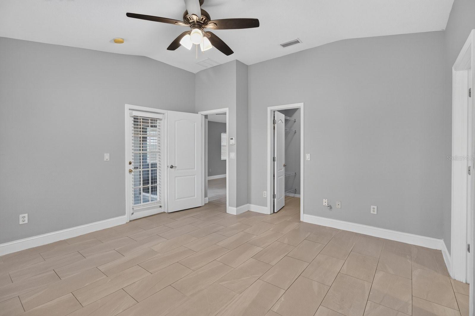 7961 CARRIAGE POINTE DR — photo 16