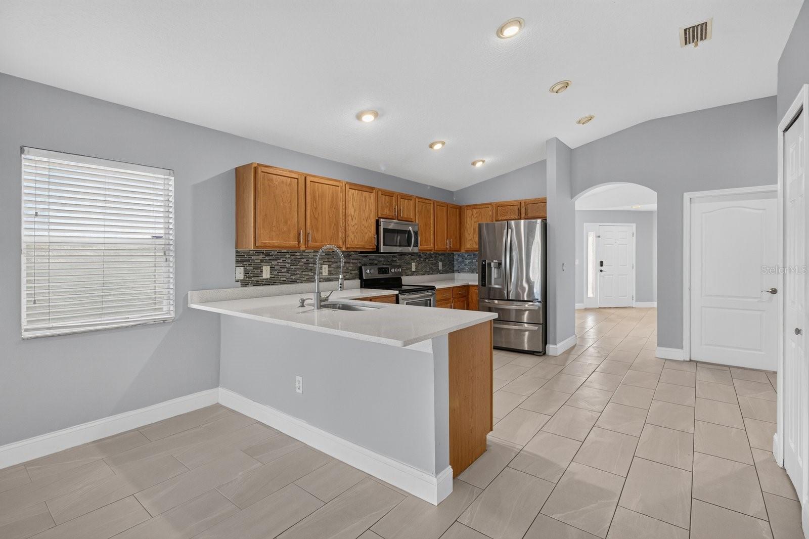 7961 CARRIAGE POINTE DR — photo 10