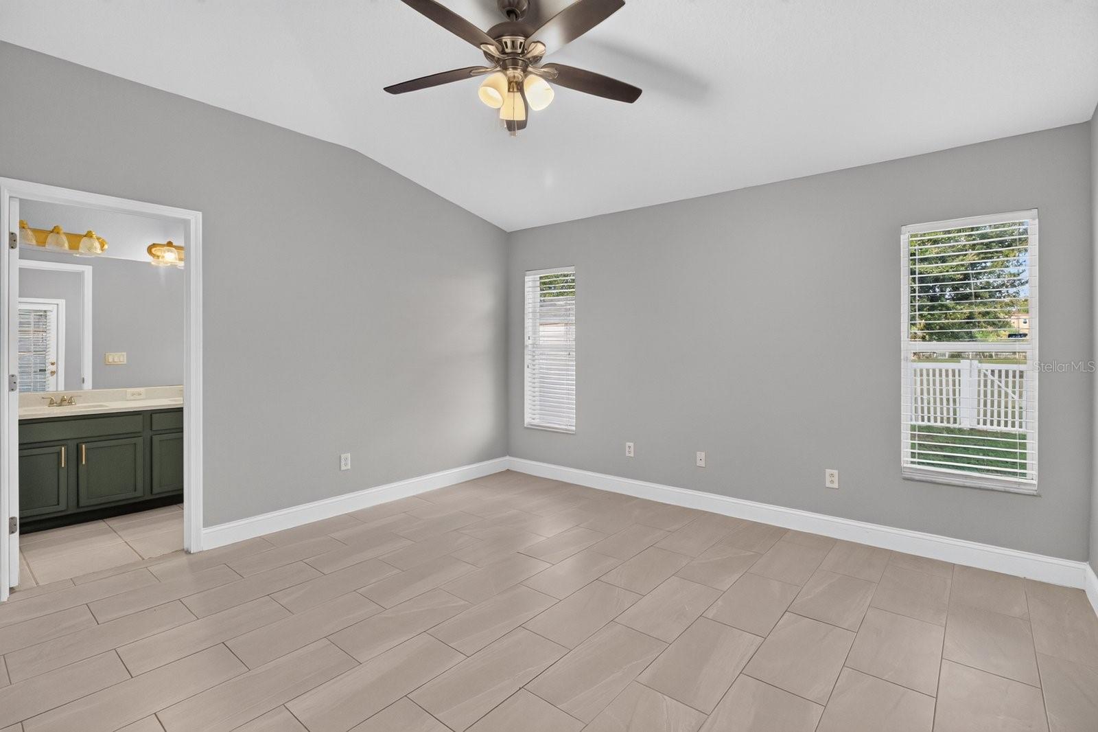 7961 CARRIAGE POINTE DR — photo 14