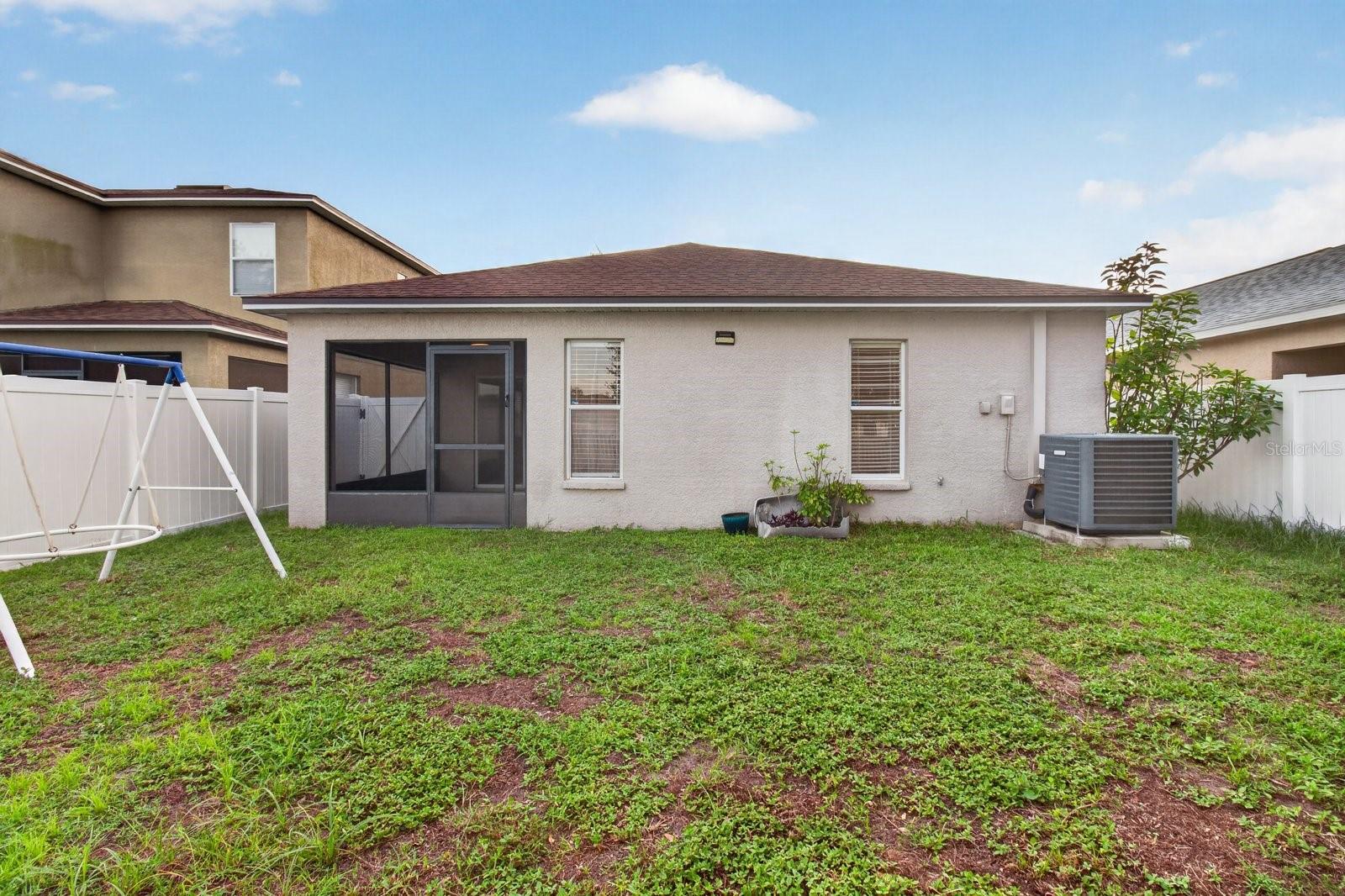 7961 CARRIAGE POINTE DR — photo 43