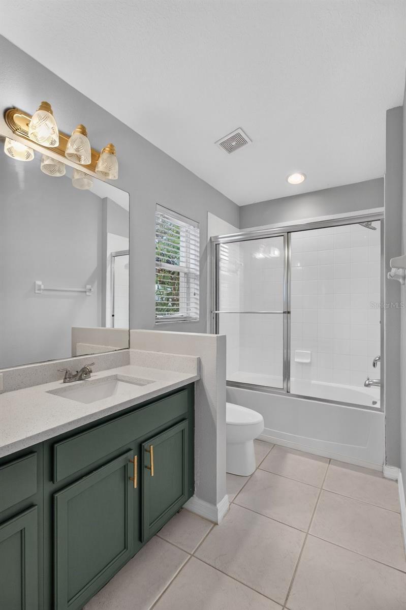 7961 CARRIAGE POINTE DR — photo 18