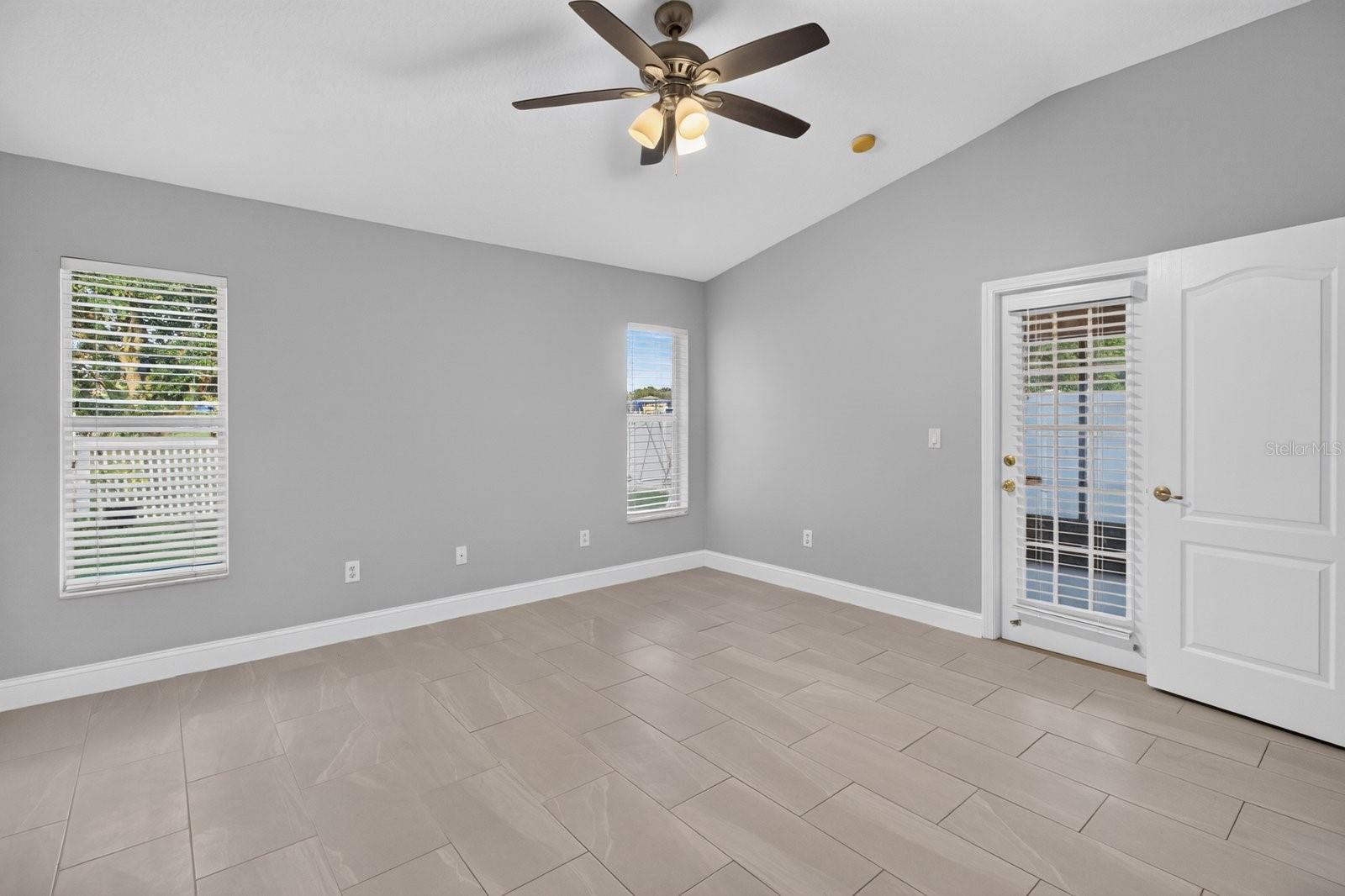 7961 CARRIAGE POINTE DR — photo 15