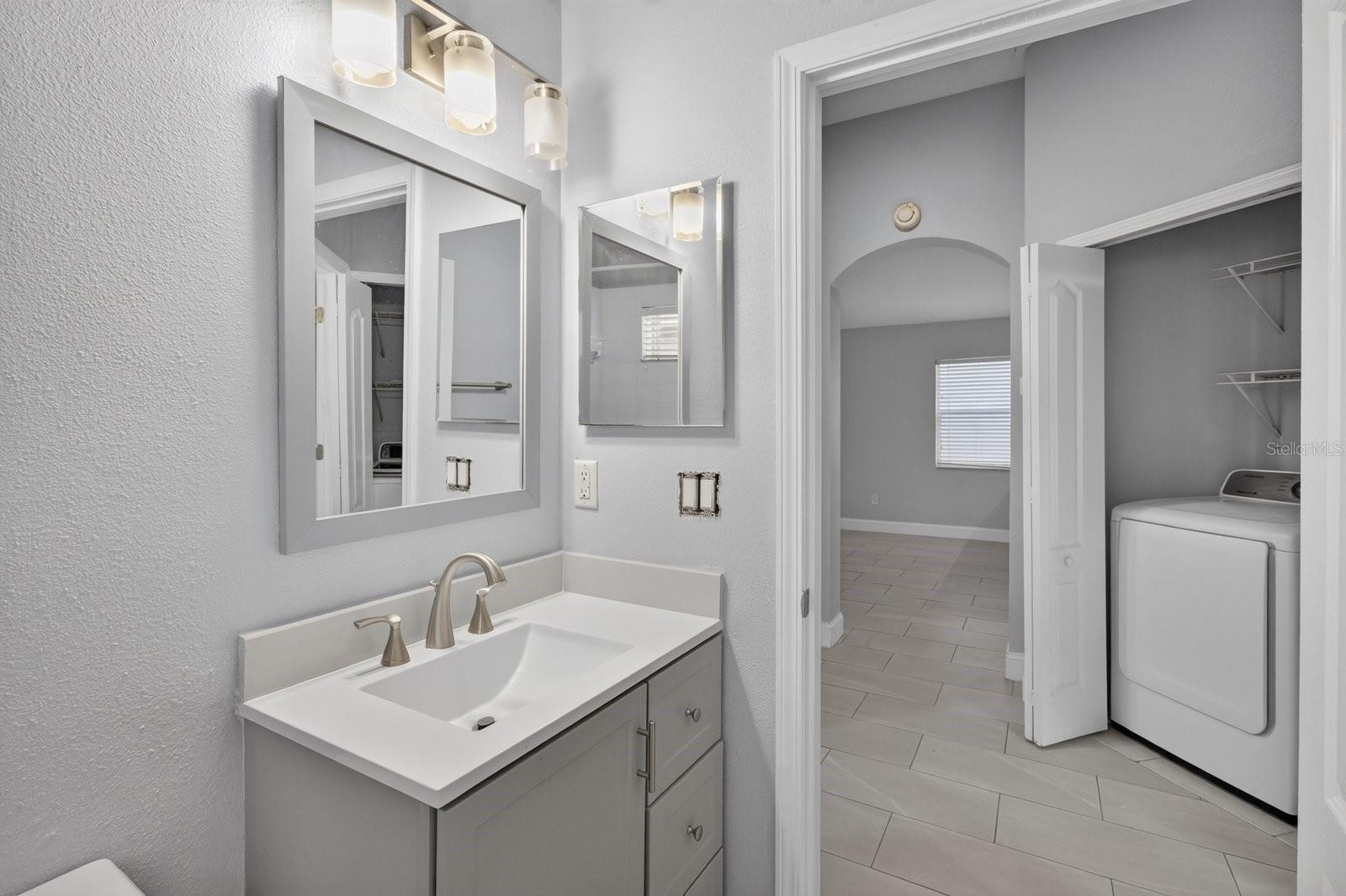 7961 CARRIAGE POINTE DR — photo 30