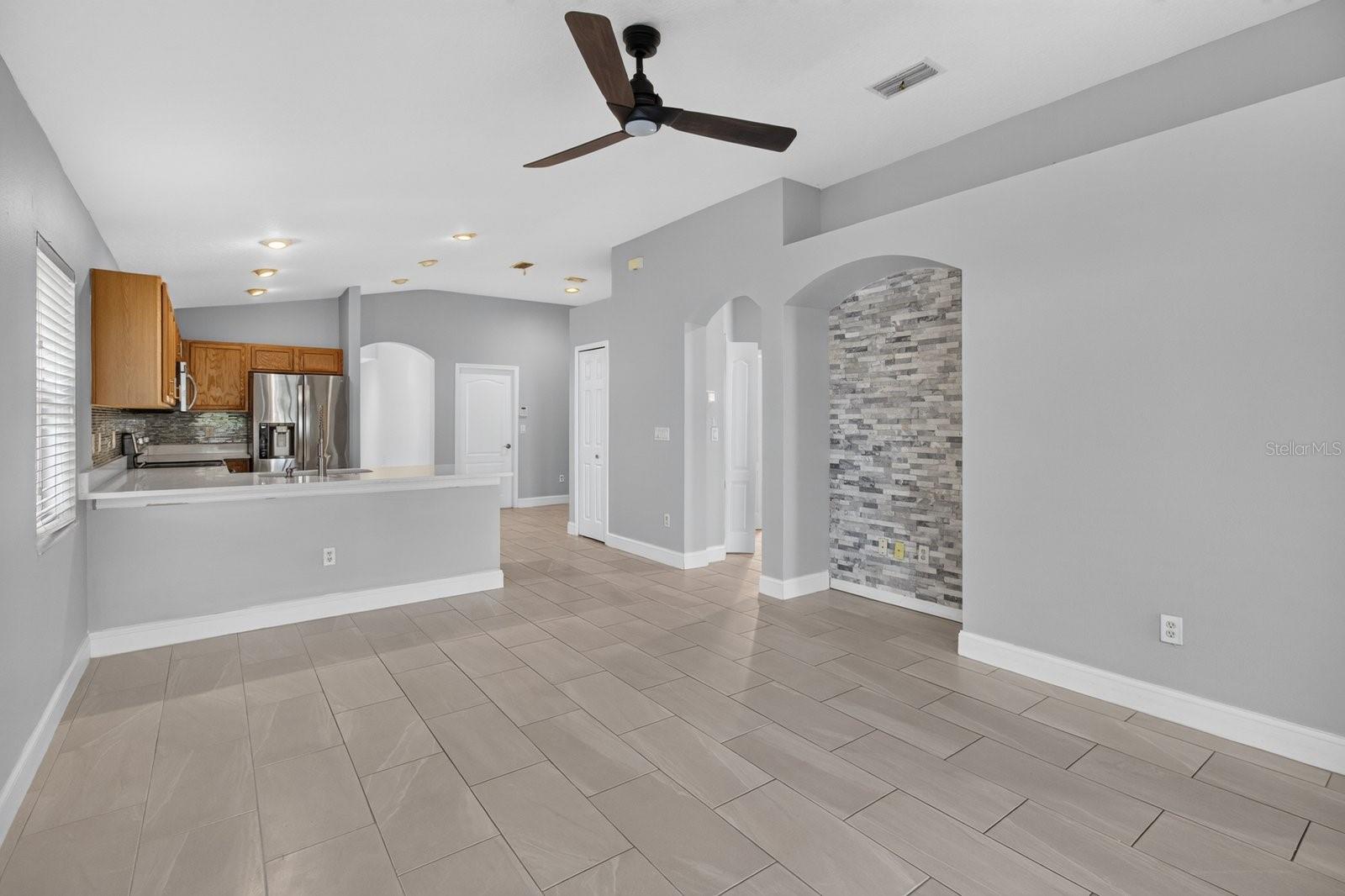 7961 CARRIAGE POINTE DR — photo 13