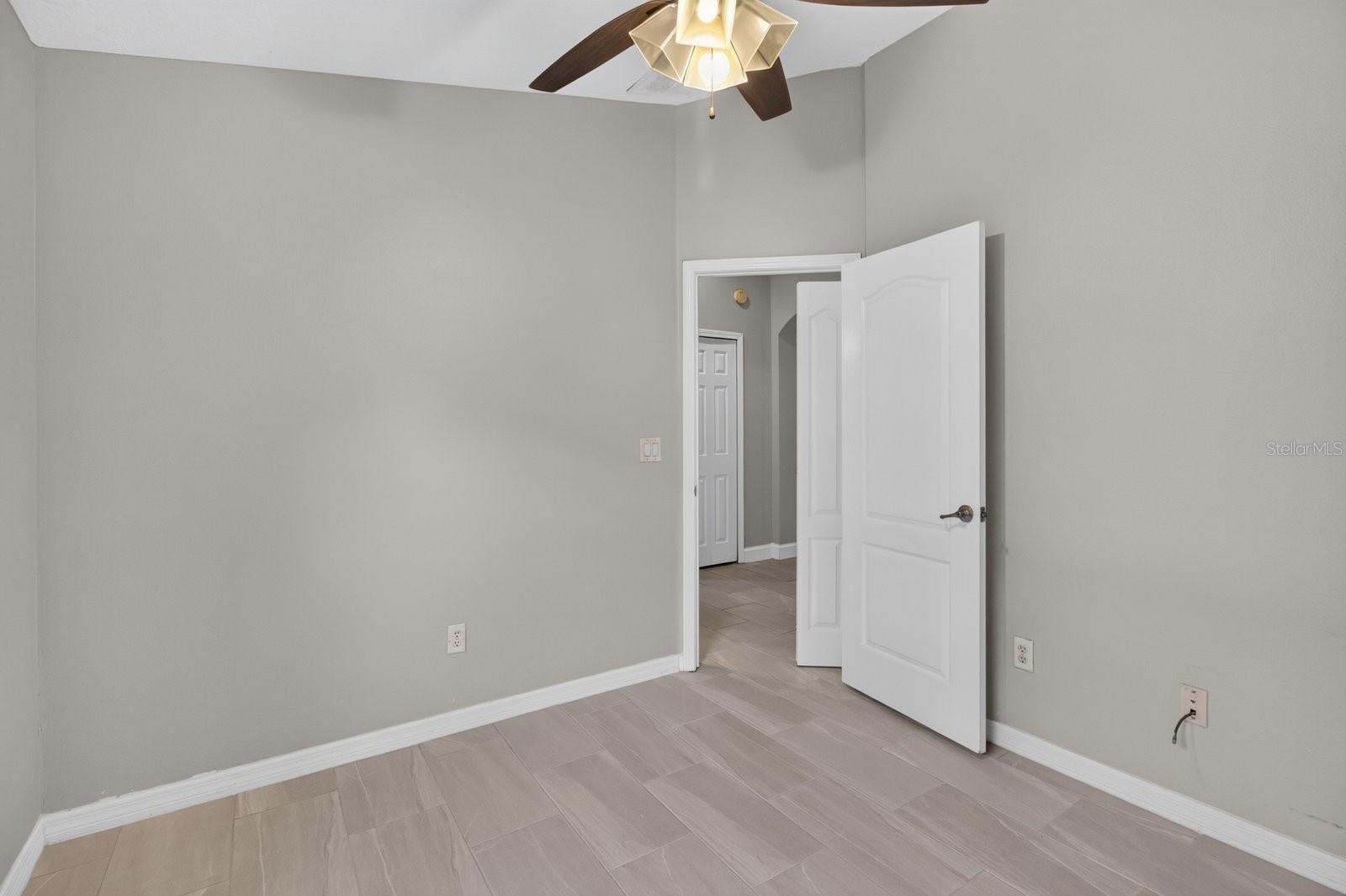 7961 CARRIAGE POINTE DR — photo 26