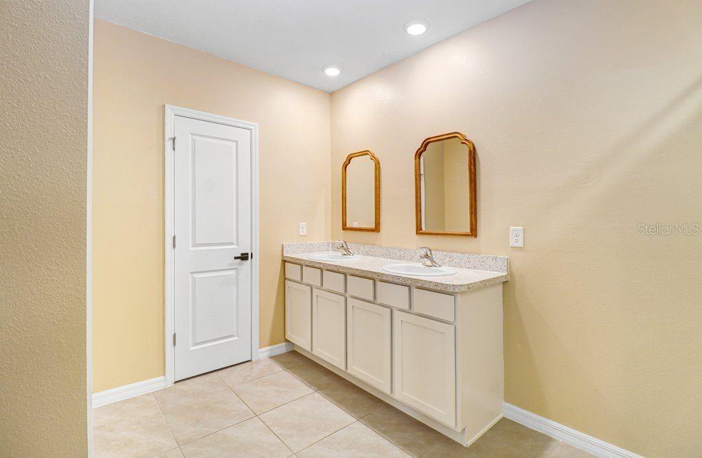 5794 HOLLINGWORTH TRL — photo 22