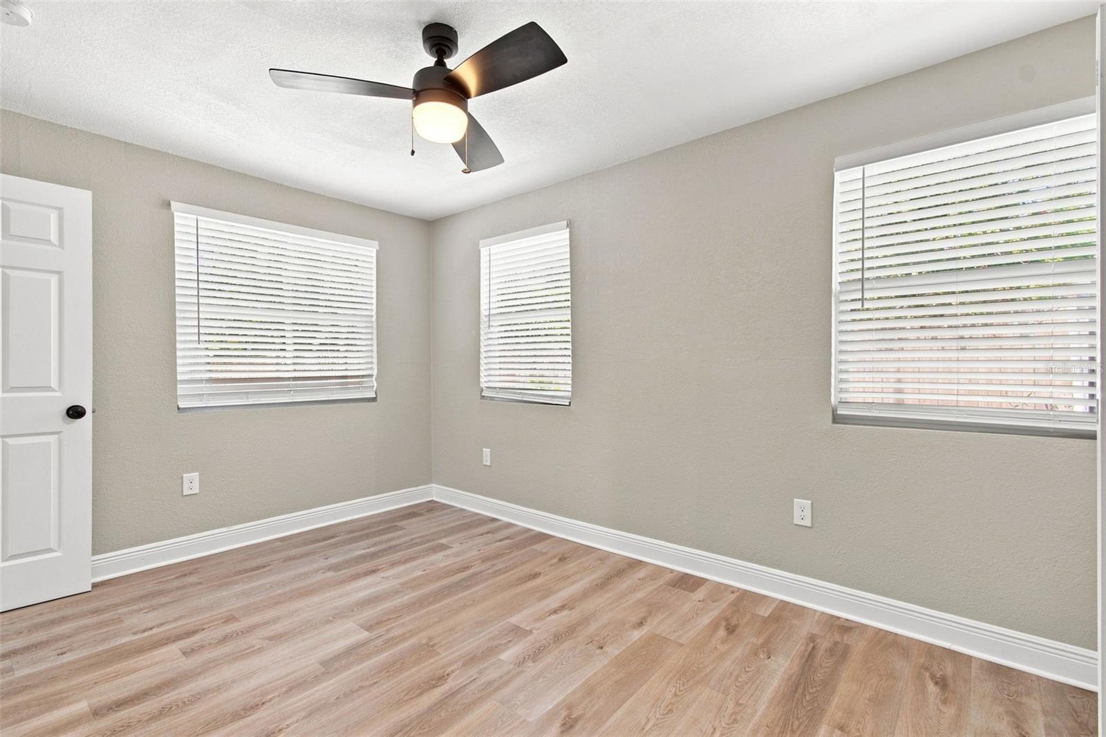 1217 E NORFOLK ST — photo 7