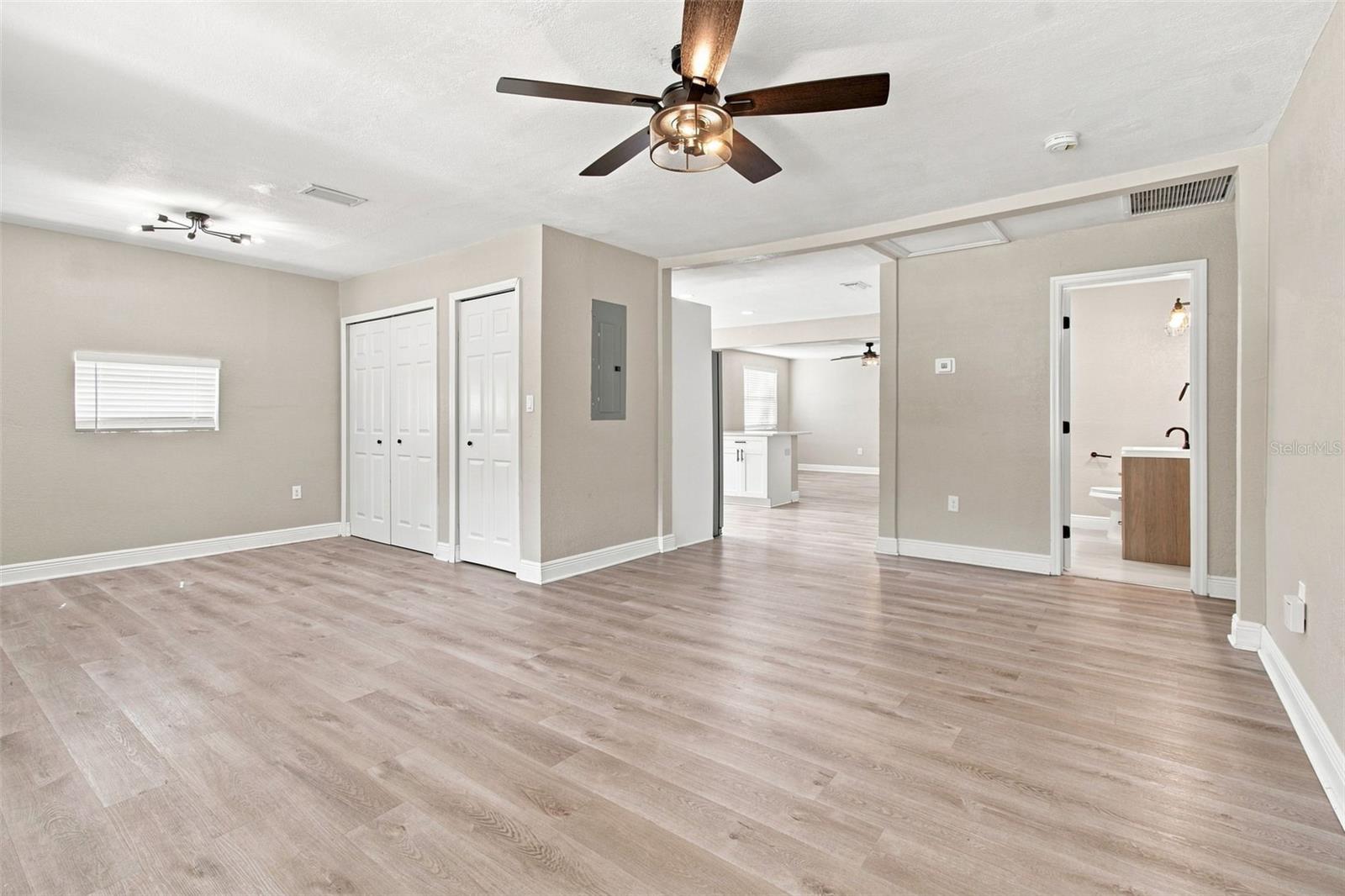 1217 E NORFOLK ST — photo 8