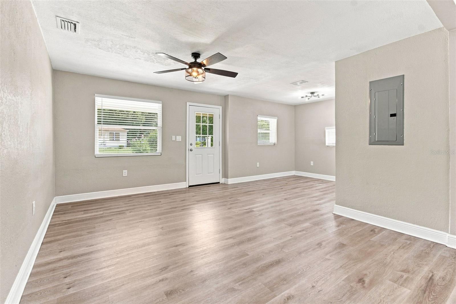 1217 E NORFOLK ST — photo 3