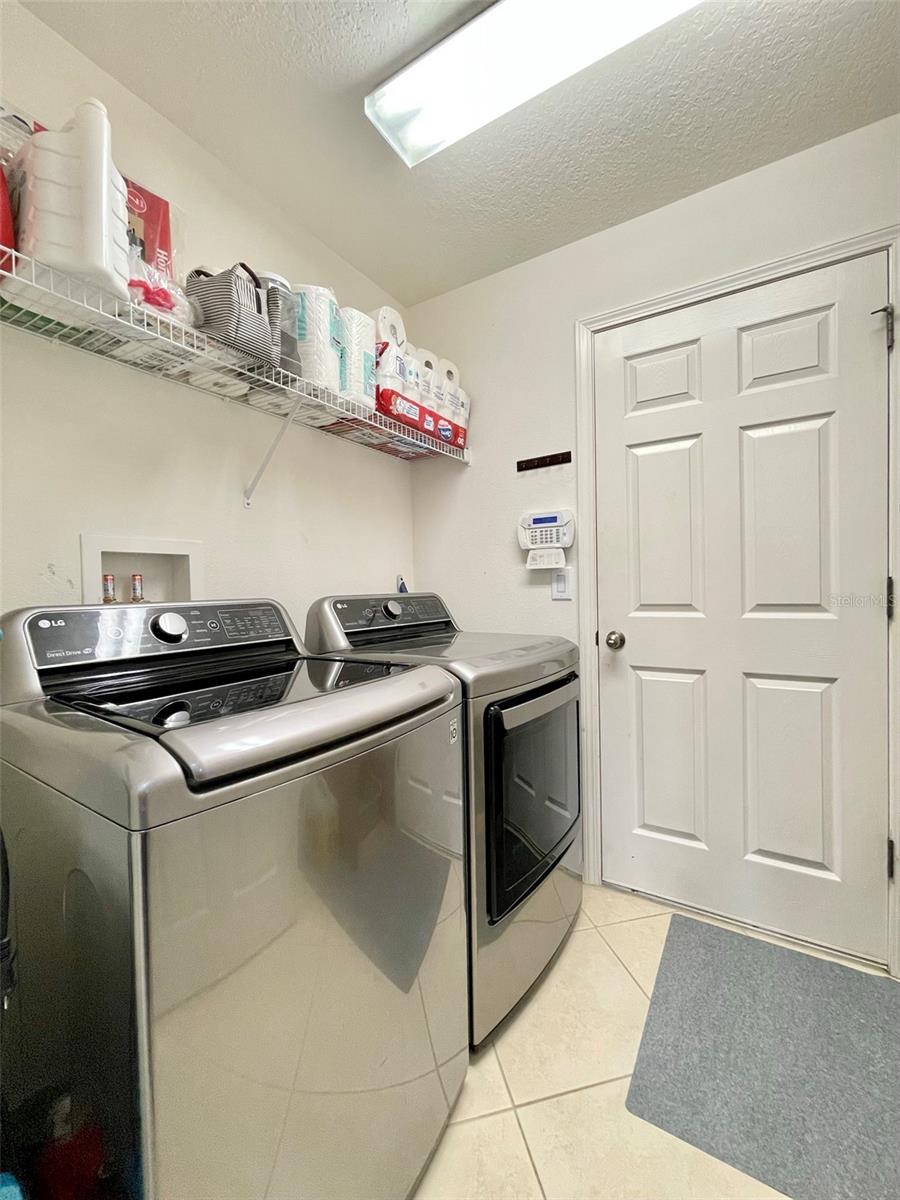 8227 MIDNIGHT SUN CT — photo 13