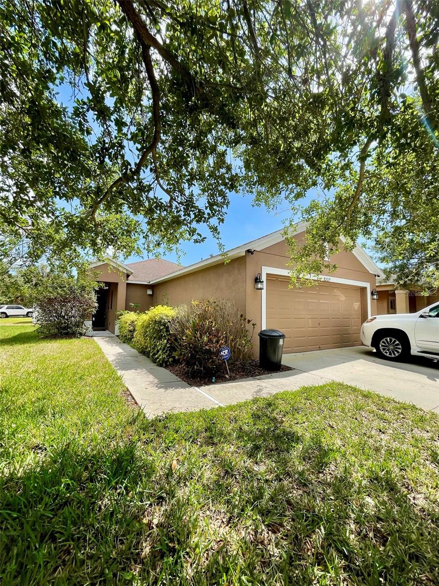 8227 MIDNIGHT SUN CT — photo 2