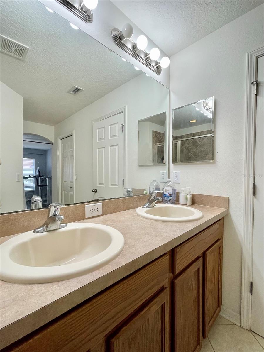 8227 MIDNIGHT SUN CT — photo 16