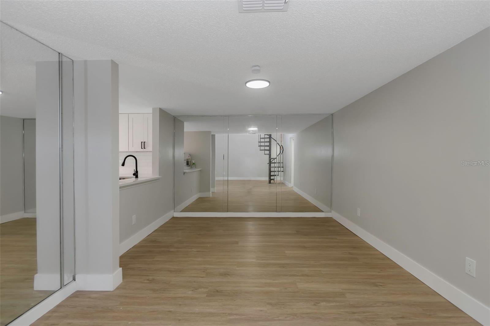 5151 PURITAN CIR #1022 — photo 8