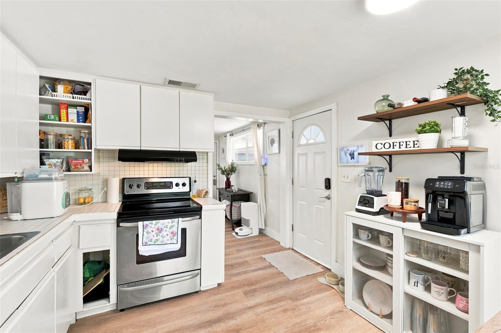 660 DEXTER DR — photo 14