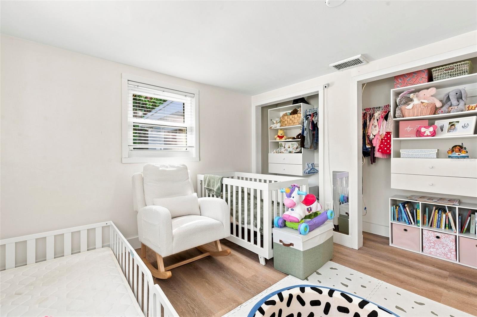 660 DEXTER DR — photo 20