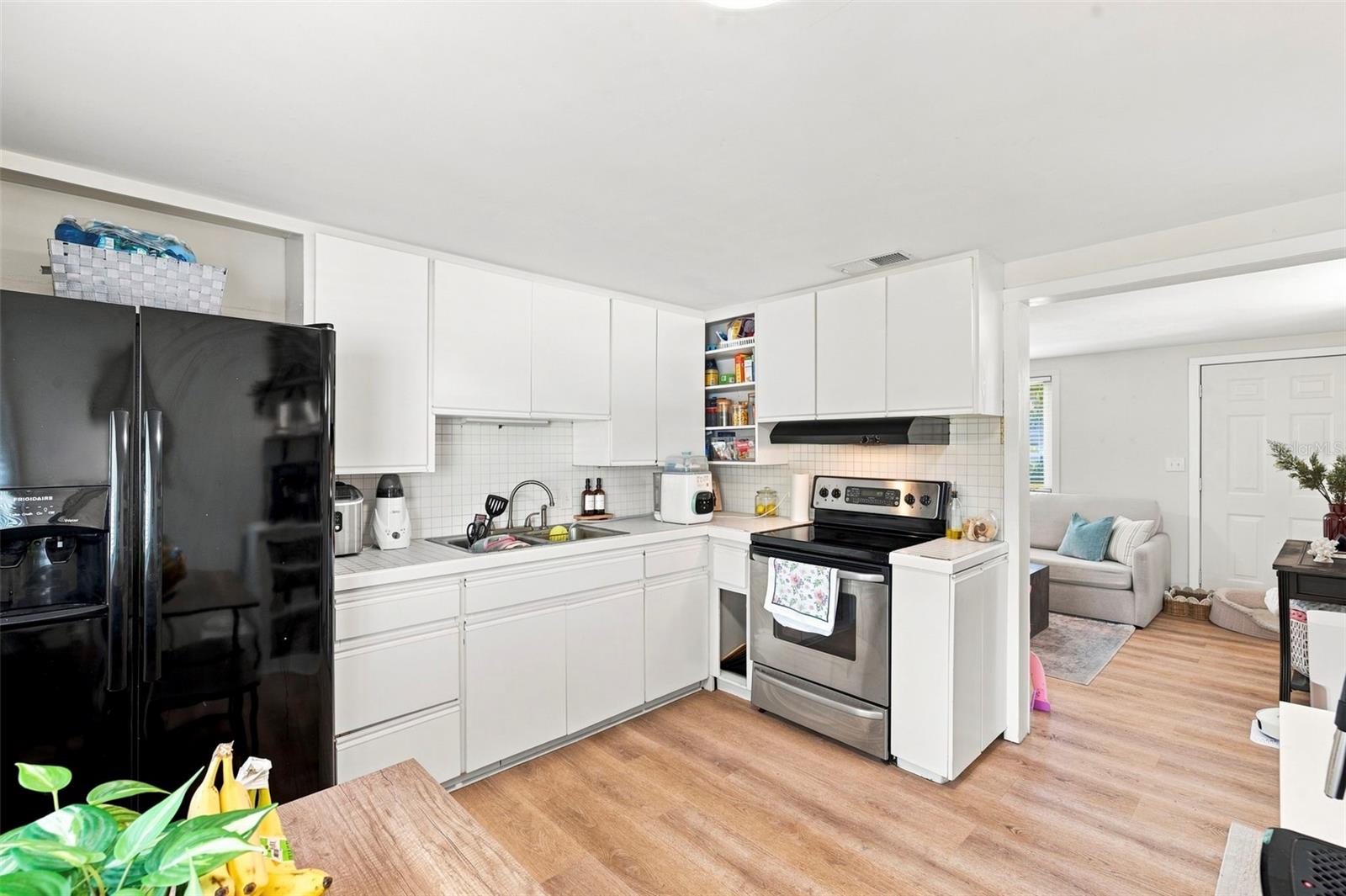 660 DEXTER DR — photo 15