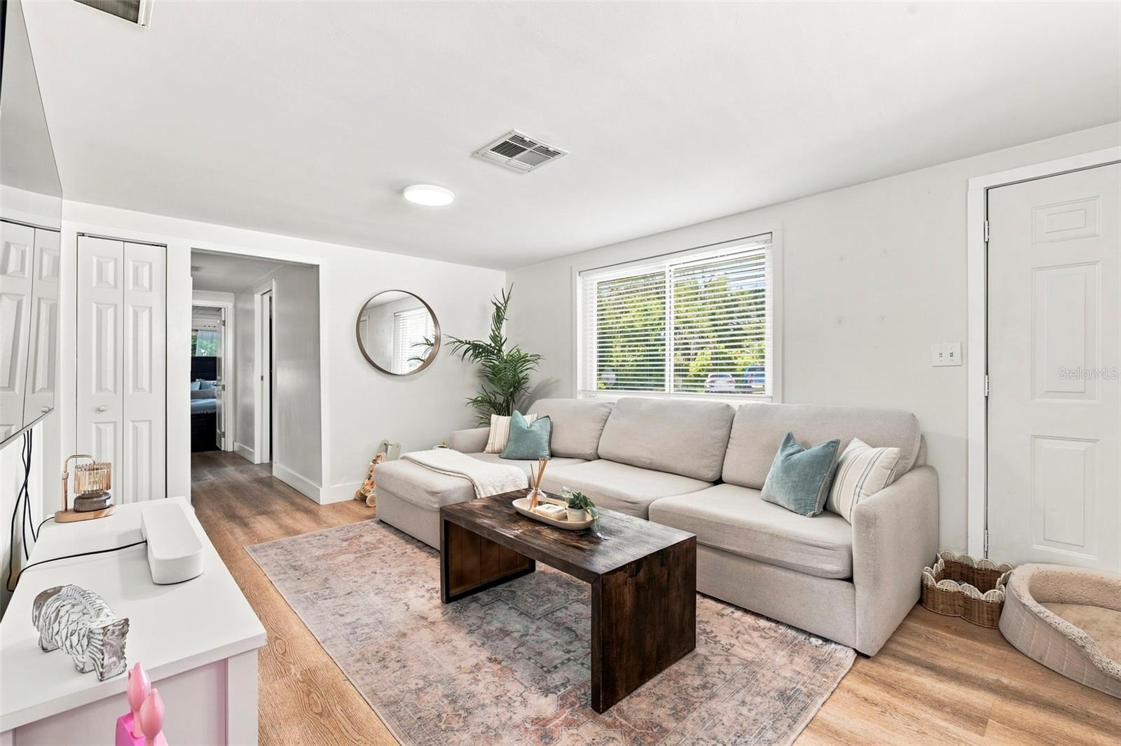 660 DEXTER DR — photo 7