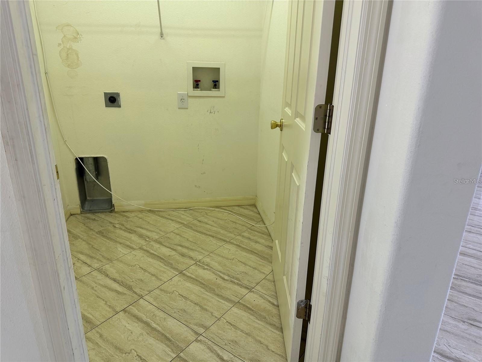 903 COADE STONE DR — photo 3
