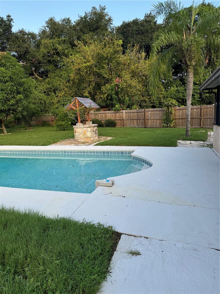 5608 GATEWAY DR — photo 3