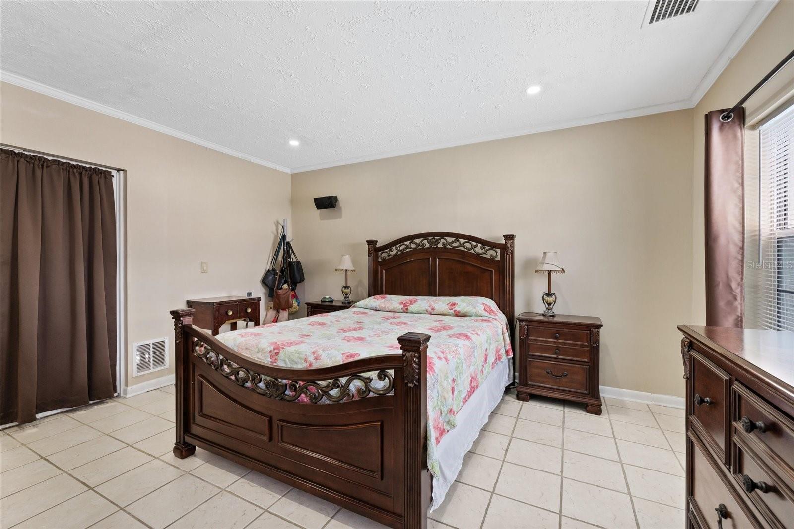 5809 N HALE AVE — photo 55