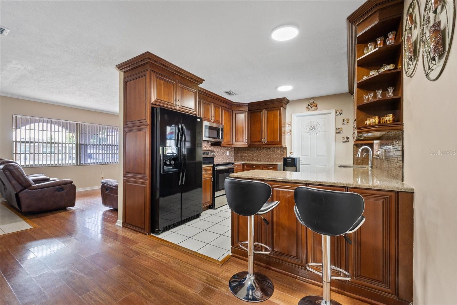 5809 N HALE AVE — photo 4