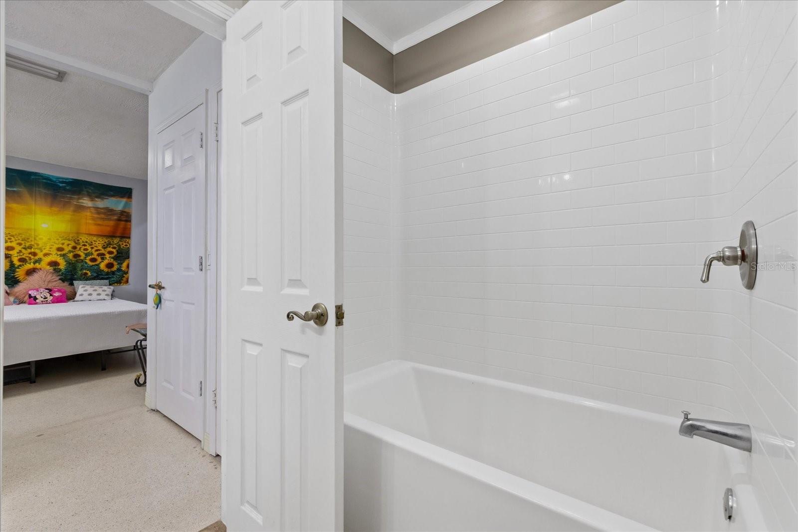 5809 N HALE AVE — photo 52