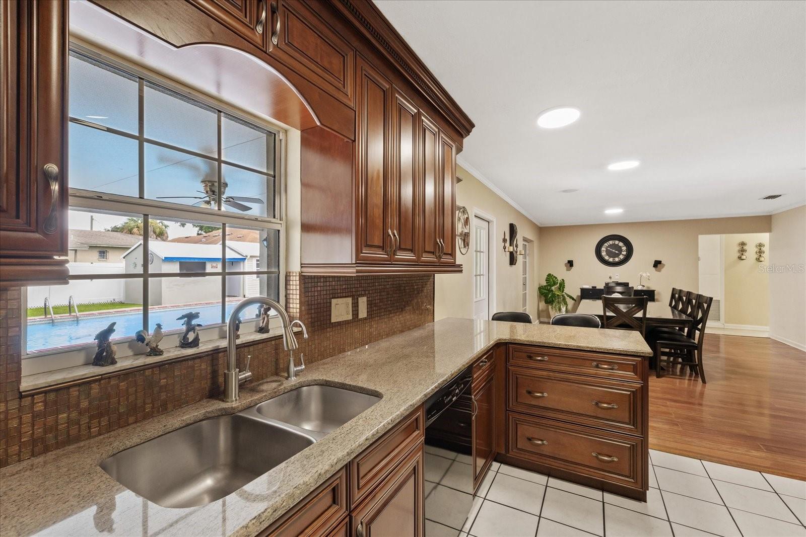 5809 N HALE AVE — photo 8
