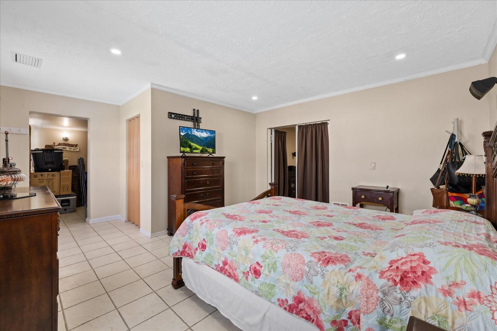 5809 N HALE AVE — photo 56