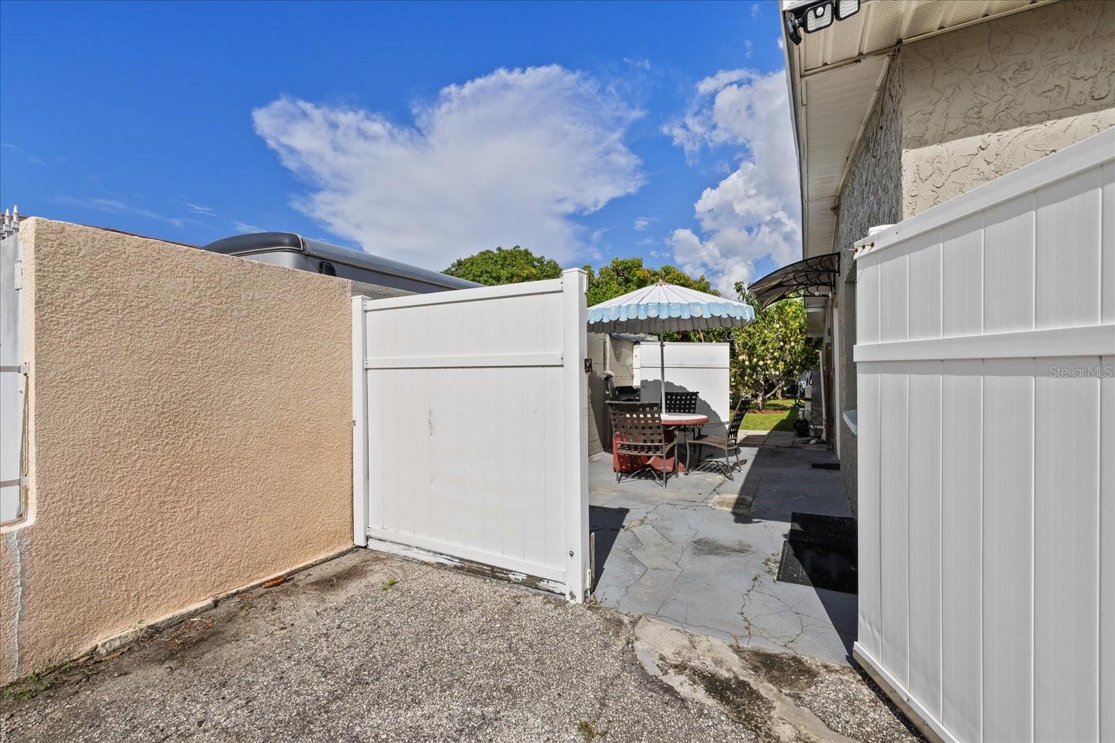 5809 N HALE AVE — photo 43
