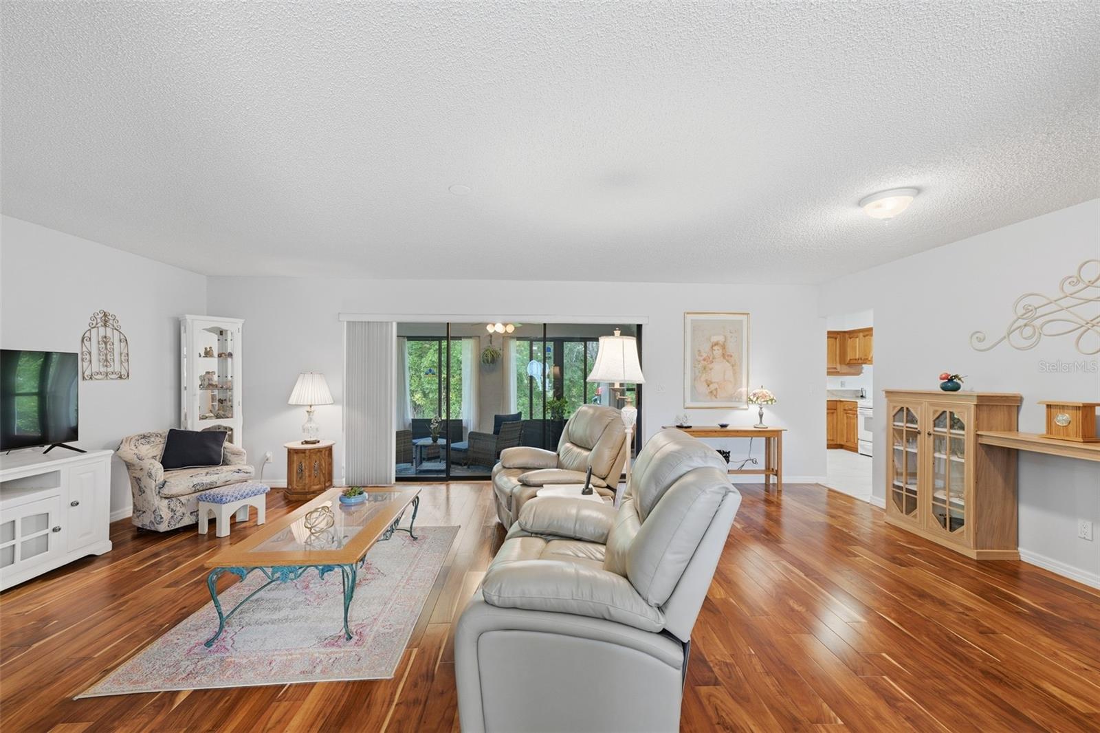 1803 NEW BEDFORD DR — photo 13