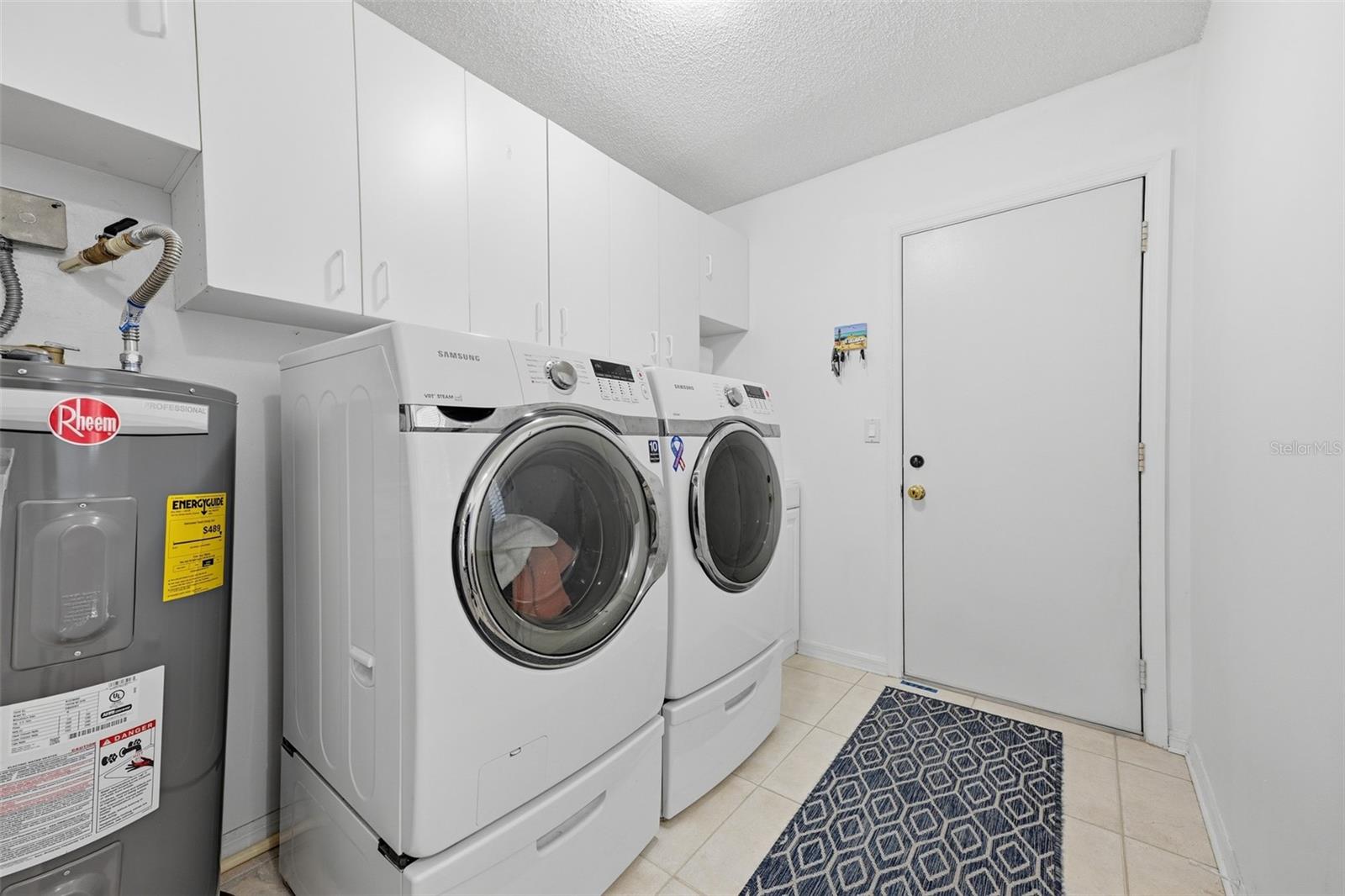 1803 NEW BEDFORD DR — photo 34