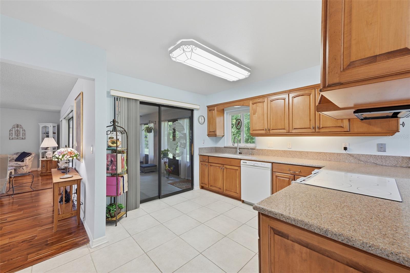 1803 NEW BEDFORD DR — photo 17