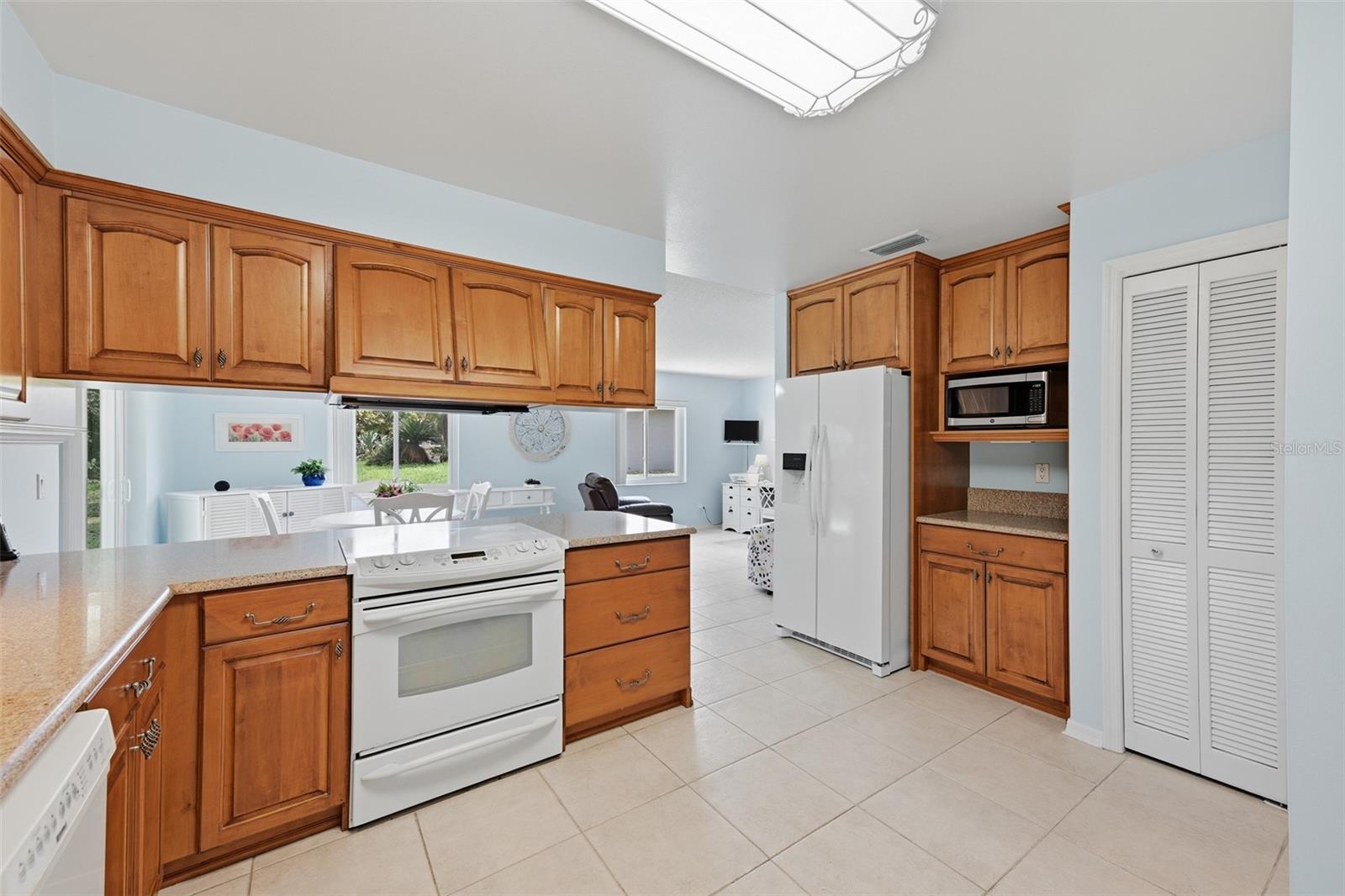 1803 NEW BEDFORD DR — photo 18