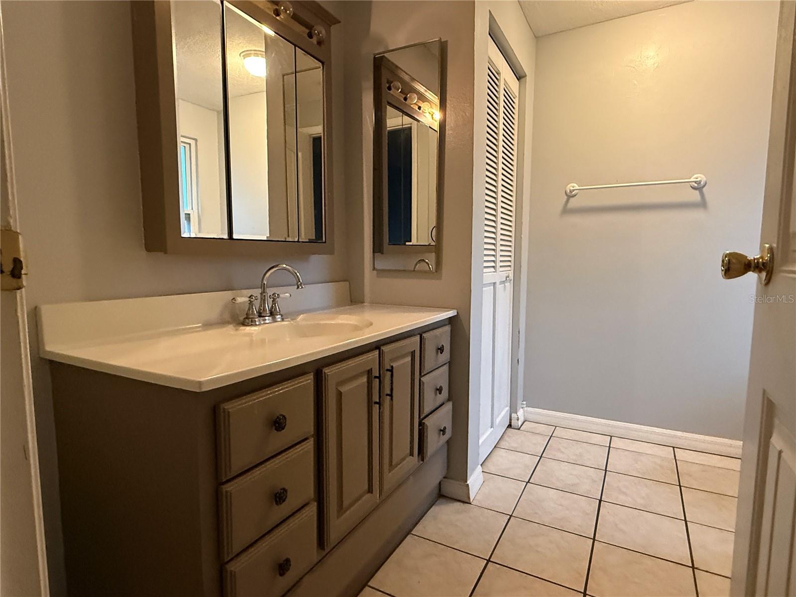 5521 REDHAWK DR — photo 17