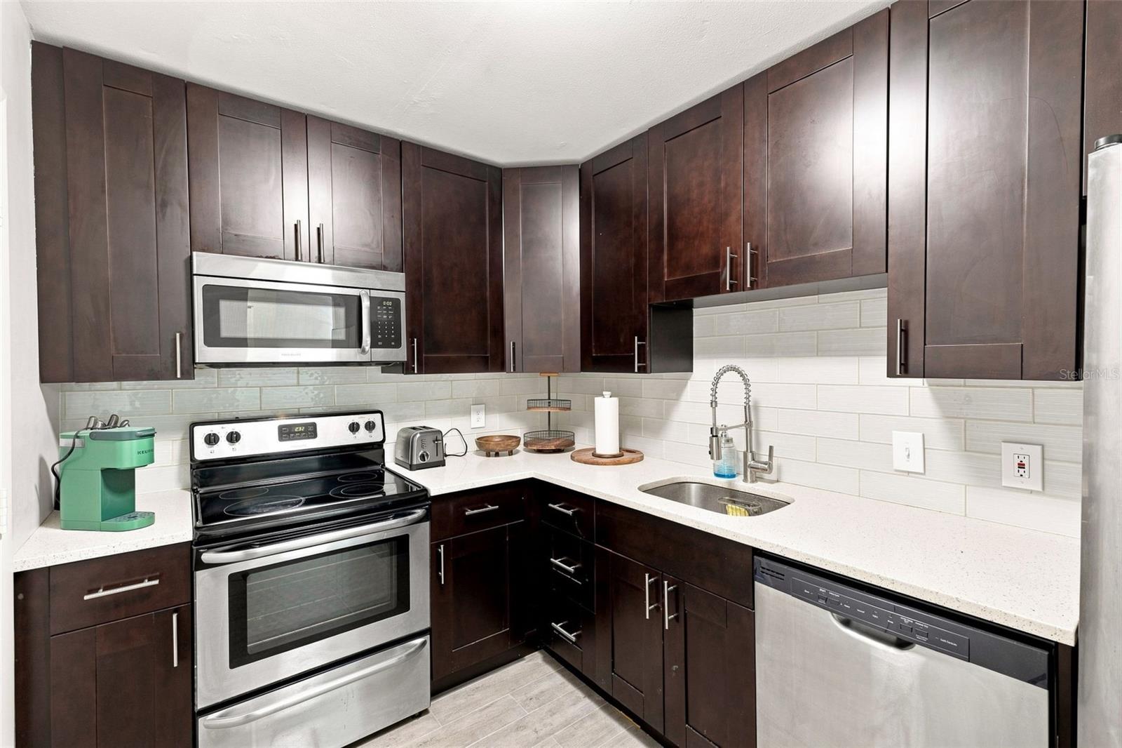 4606 W GRAY ST #301 — photo 12