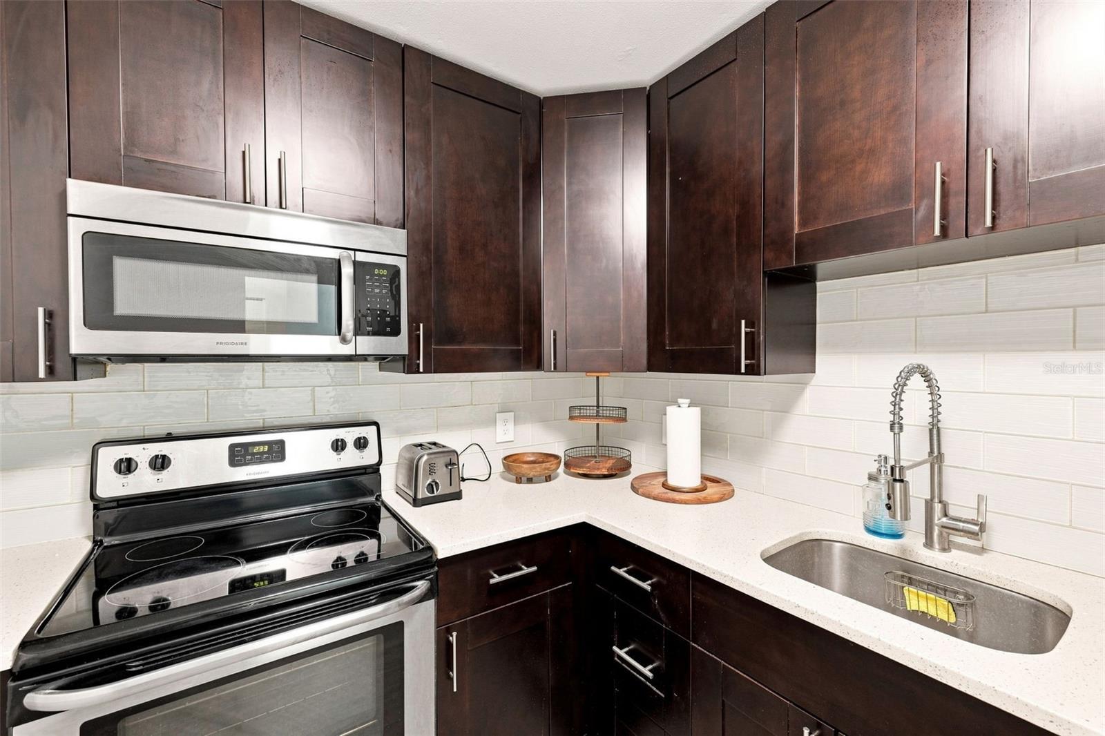 4606 W GRAY ST #301 — photo 11