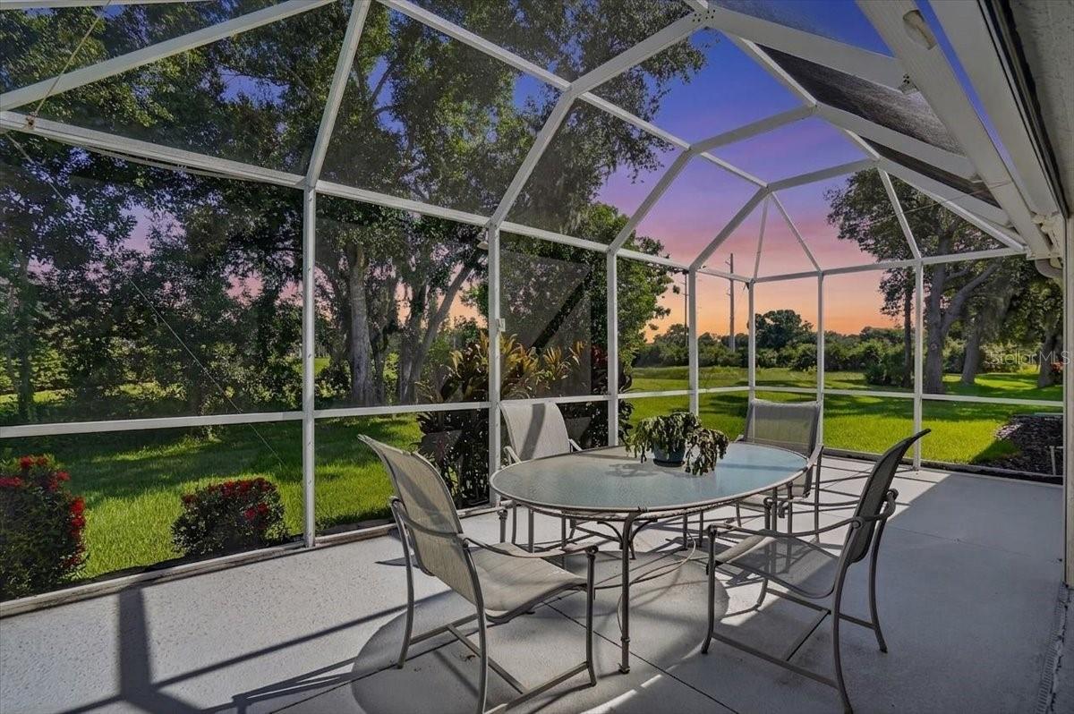 7165 MELROSE PL — photo 8
