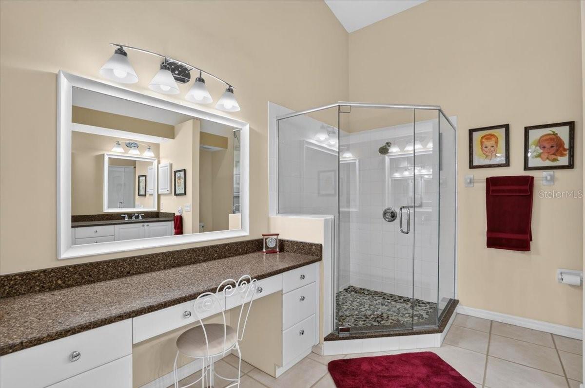 7165 MELROSE PL — photo 31