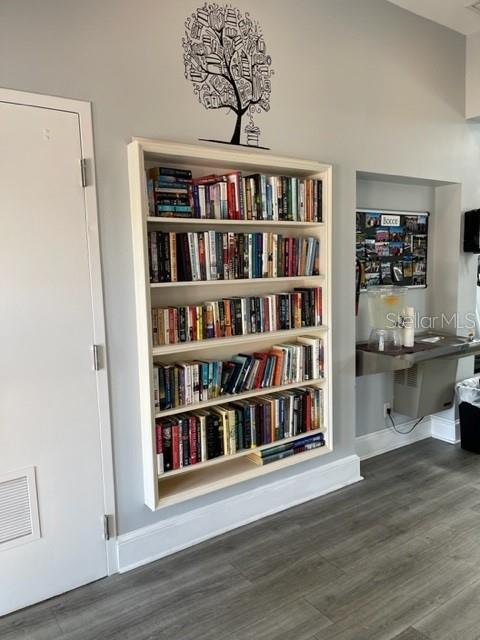 7165 MELROSE PL — photo 47