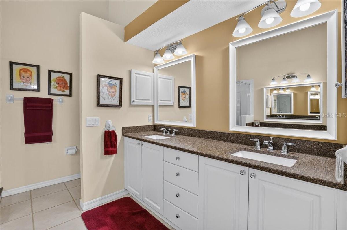 7165 MELROSE PL — photo 33