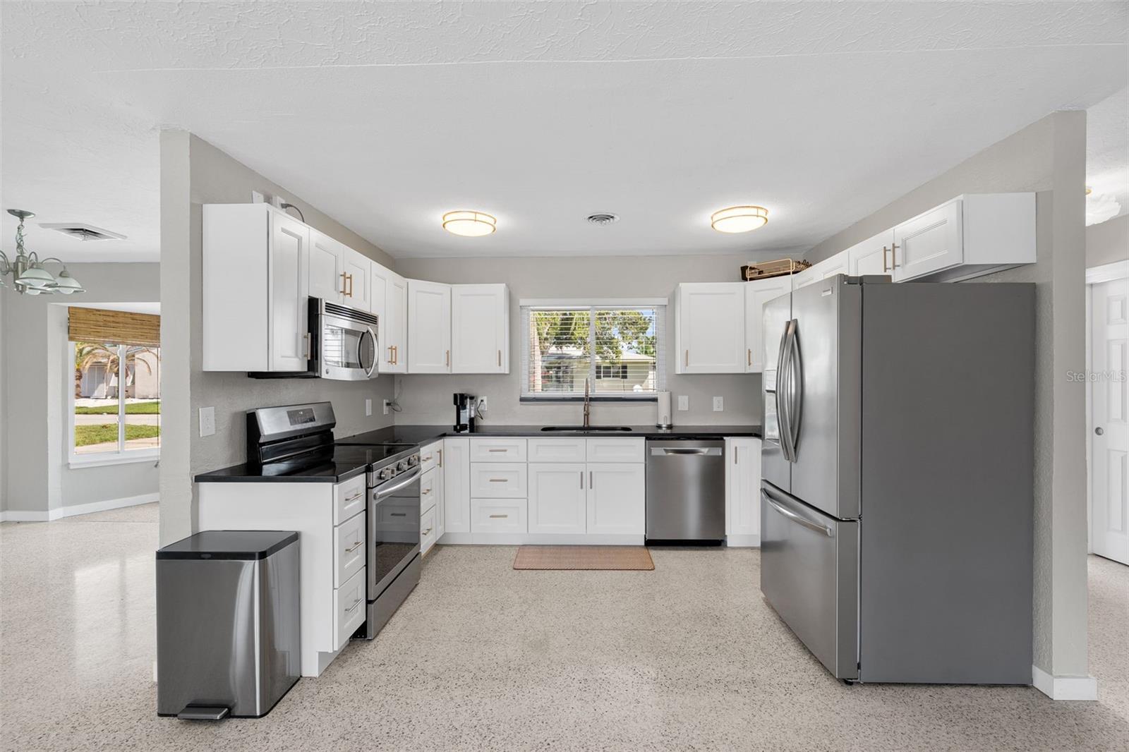 4331 POMPANO LN — photo 16