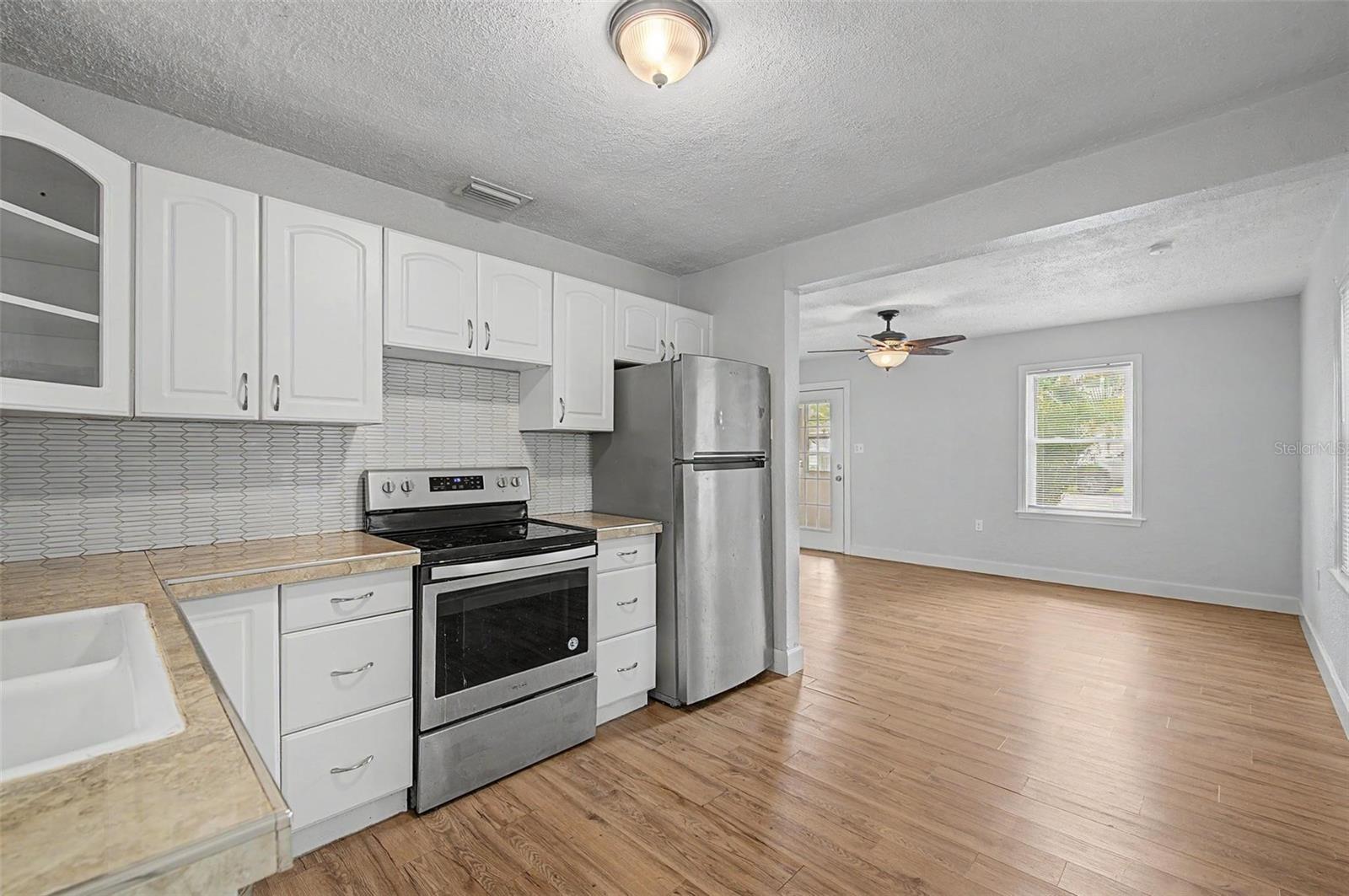 3208 W HARTNETT AVE — photo 15