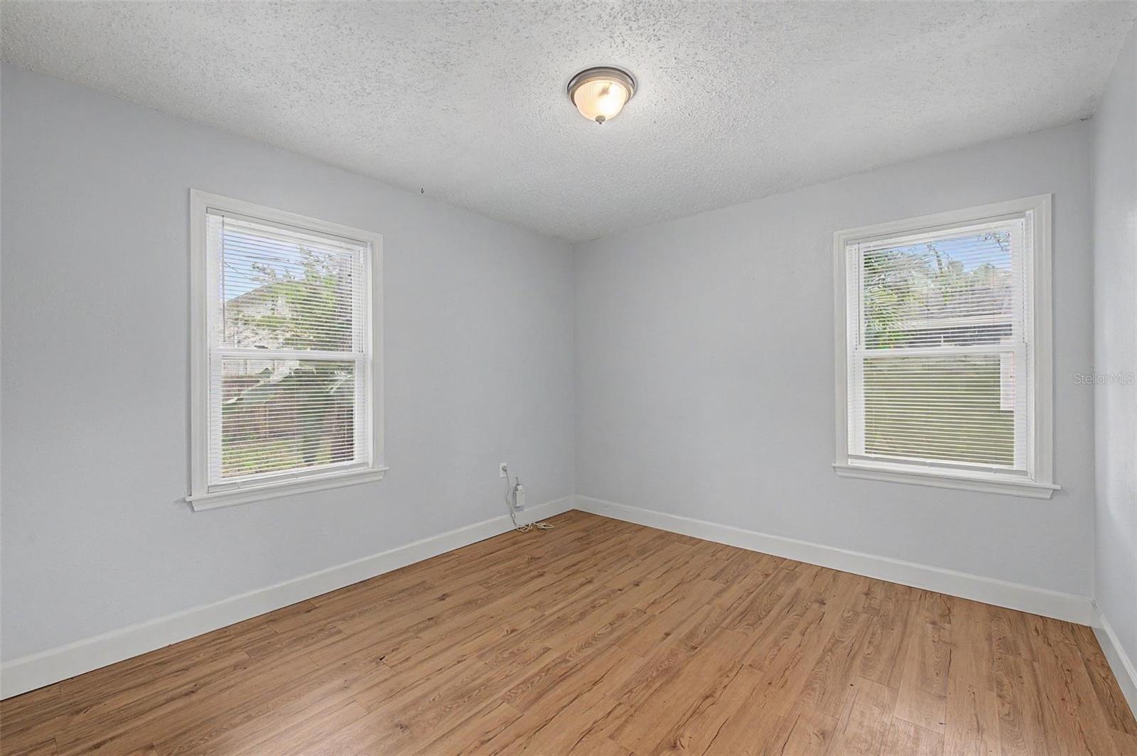 3208 W HARTNETT AVE — photo 19
