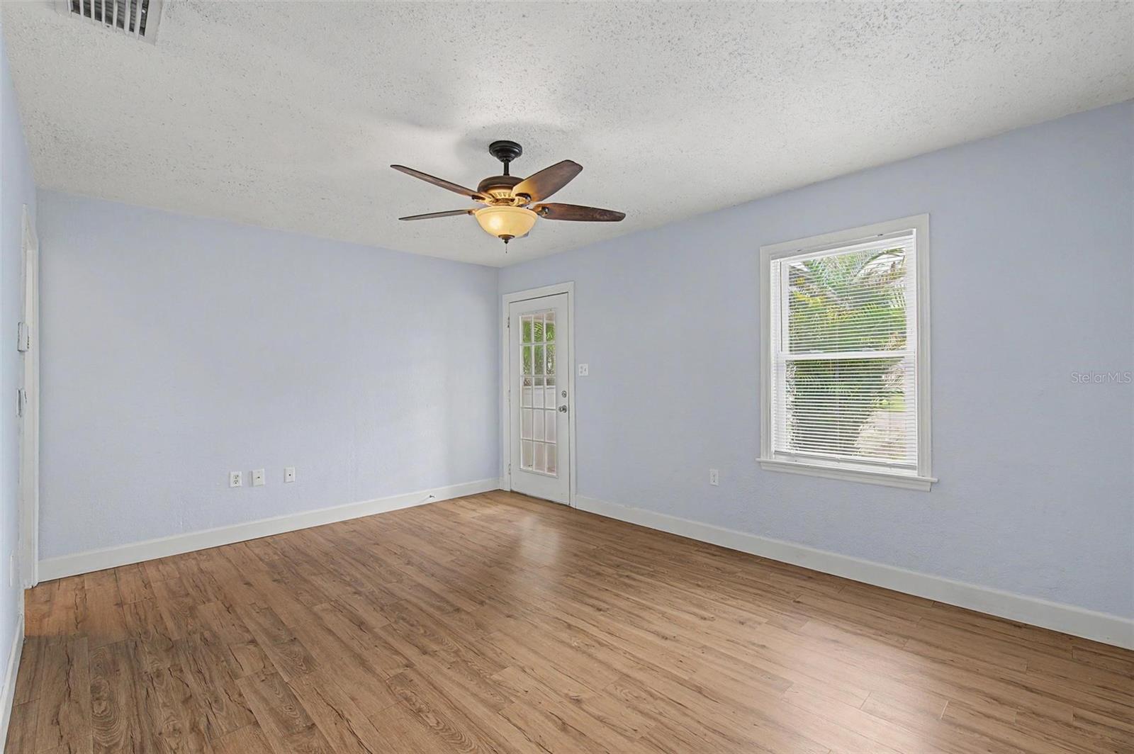 3208 W HARTNETT AVE — photo 11