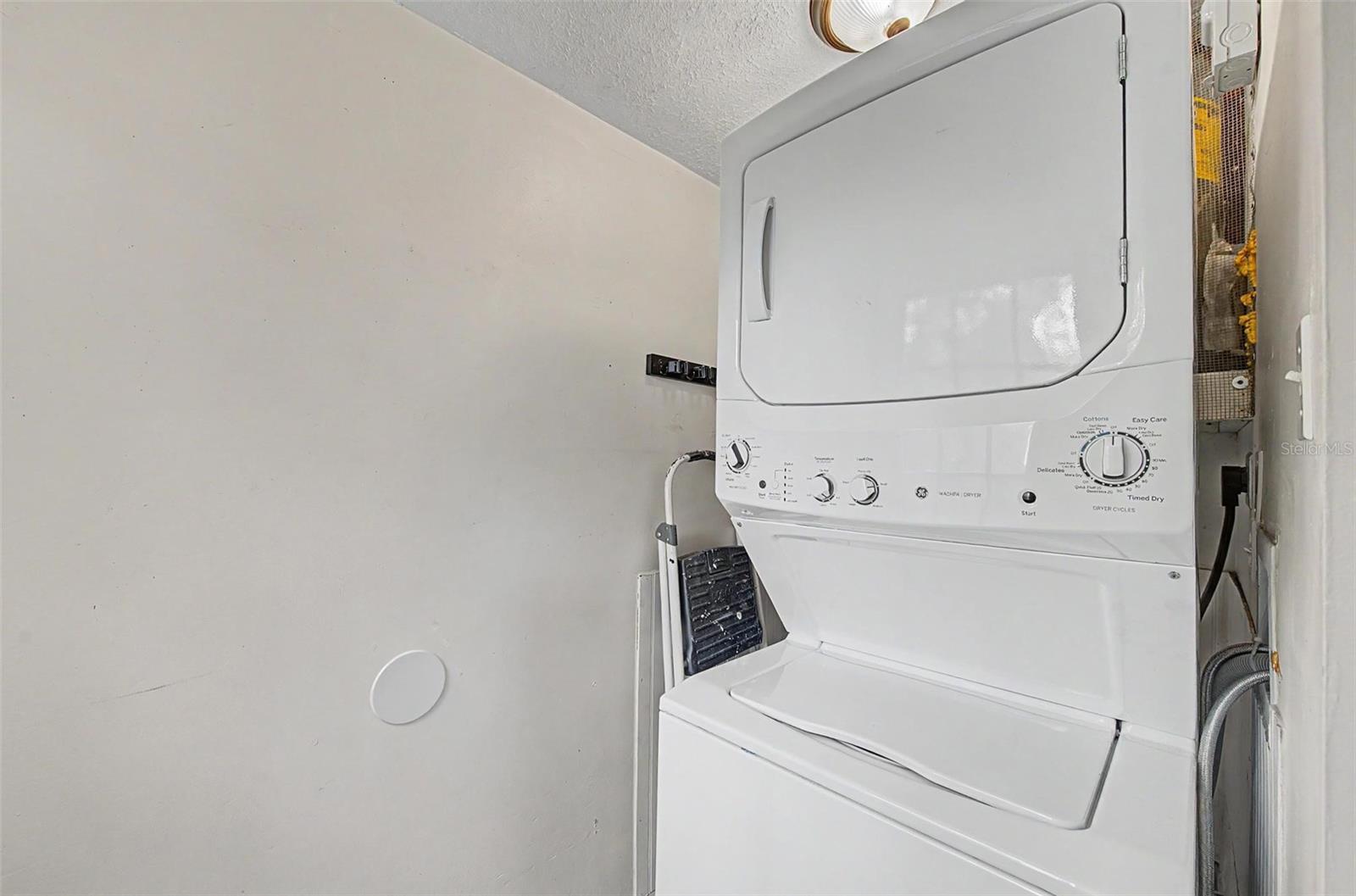 3208 W HARTNETT AVE — photo 25