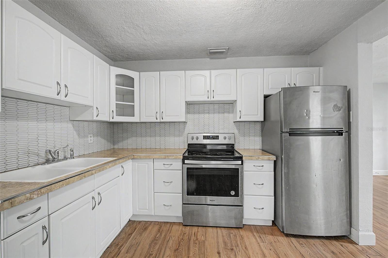 3208 W HARTNETT AVE — photo 14