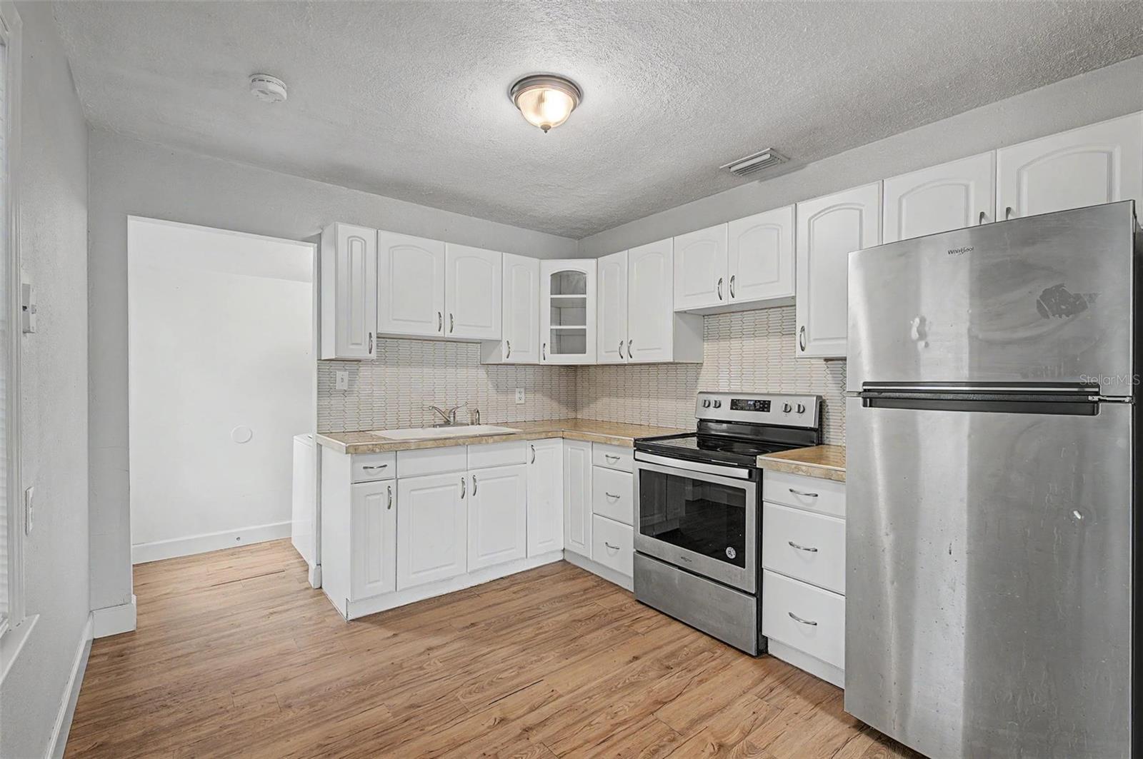 3208 W HARTNETT AVE — photo 12